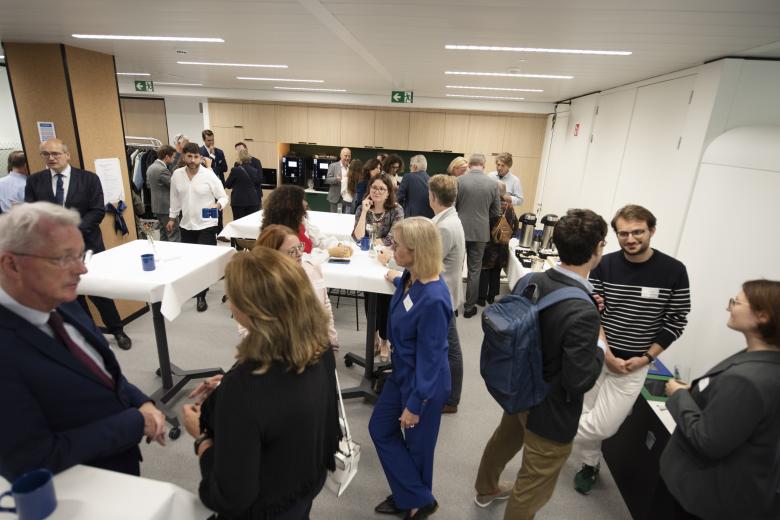 um brussels hub networking