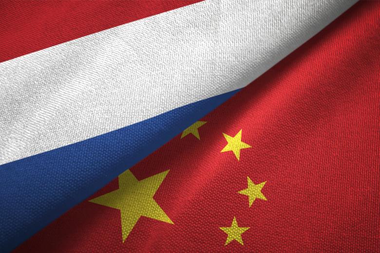 Nederlandse en Chinese vlag