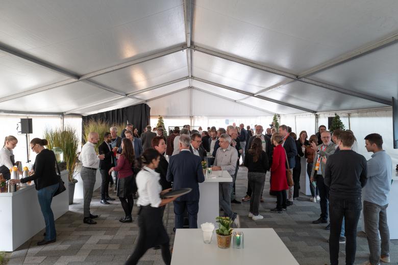 Borrel bij de opening van de Nick Bos Greenhouse