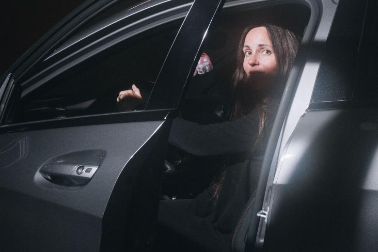 Kim Kuypers in a car