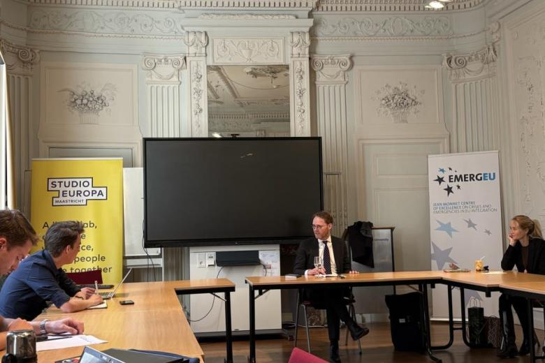 Rein Dekkers speaking at the EmergEU event