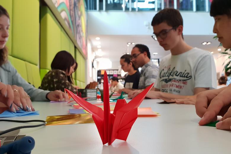 CES students from Meiji Gakuin University during an origami workshop
