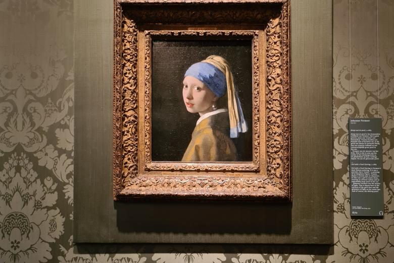 Johannes Vermeer's painting 'Girl with a Pearl Earring'