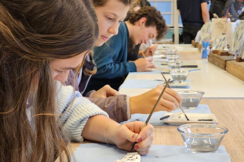 CES Baylor semester students at the Royal Delft museum during the Dutch group trip