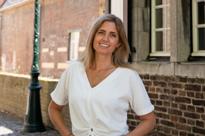 CES staff member Rachelle Haex