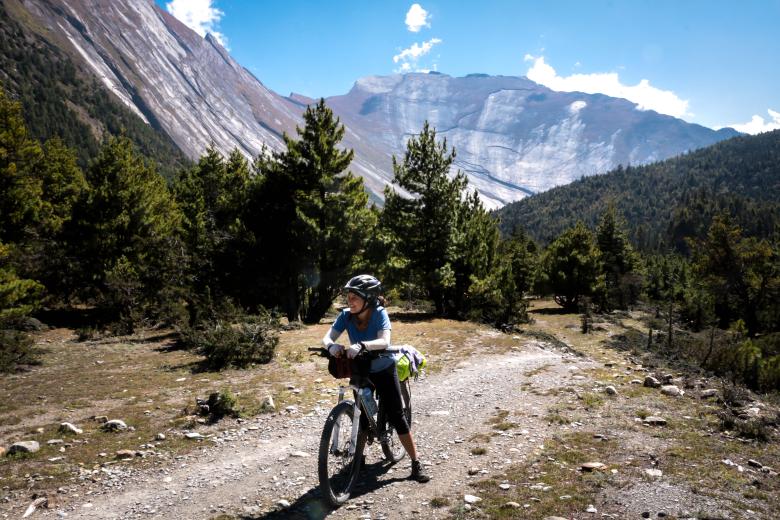 Natasha Lawrie cycling the Annapurna Circuit in Nepal 2018 during her gap year