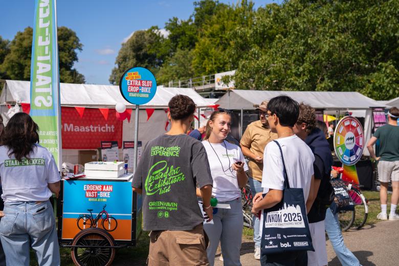 Students receive information about life in the city, studying at the university and student wellbeing at the information market.