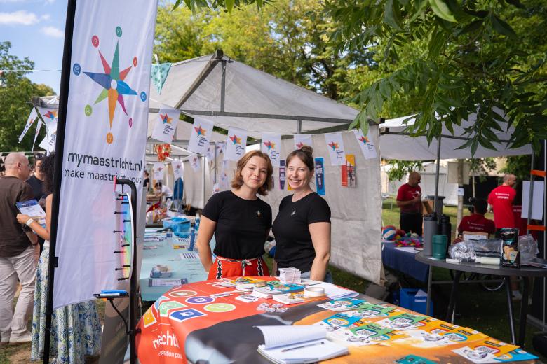 Students receive information about life in the city, studying at the university and student wellbeing at the information market.