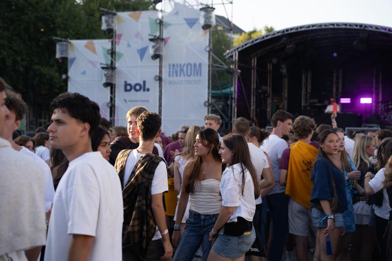 Opening INKOM op de Markt