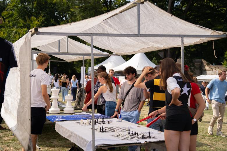 Sport and games during INKOM