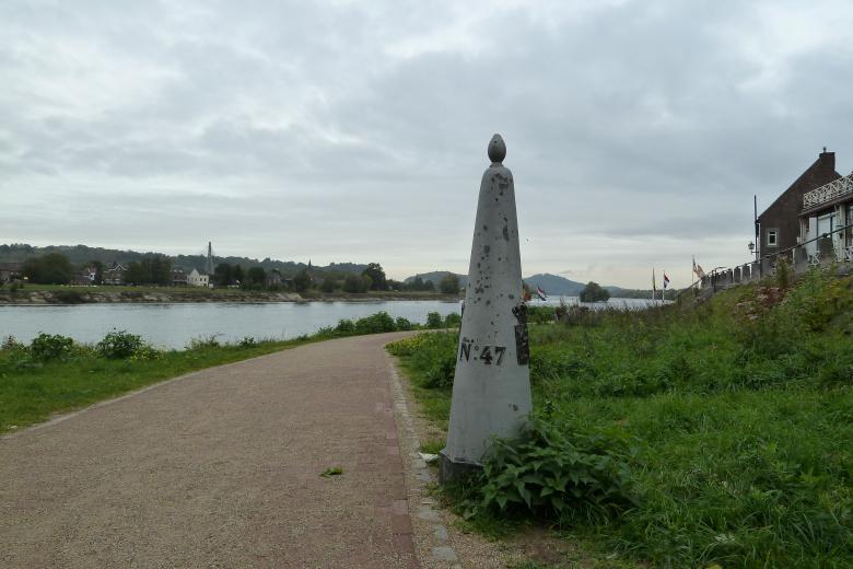 grenspaal in Eijsden