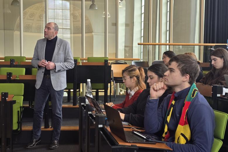 CES students during a lecture at Maastricht University