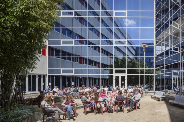 UM building students