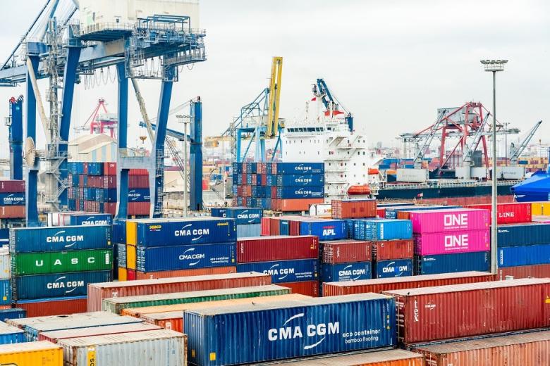 Port with lots of containers