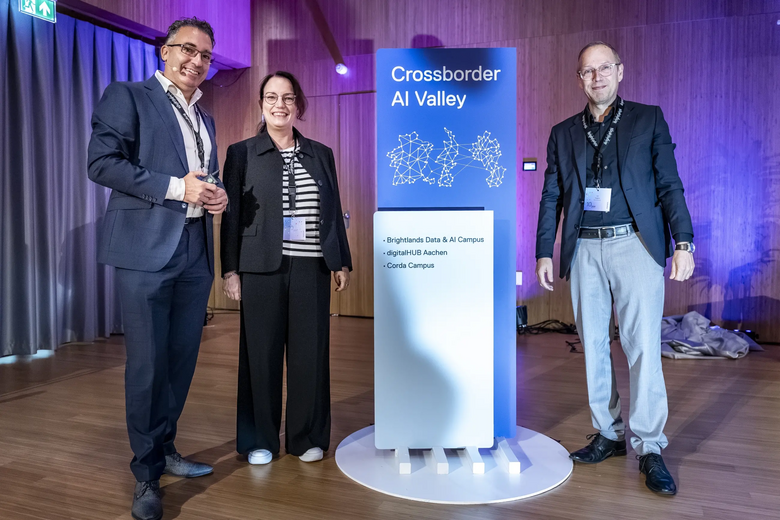 Walter Pijls (CEO Brightlands Data & AI Campus), Iris Wilhelmi (Geschäftsführerin digitalHUB Aachen) en Raf Degens (CEO Corda Campus Hasselt)