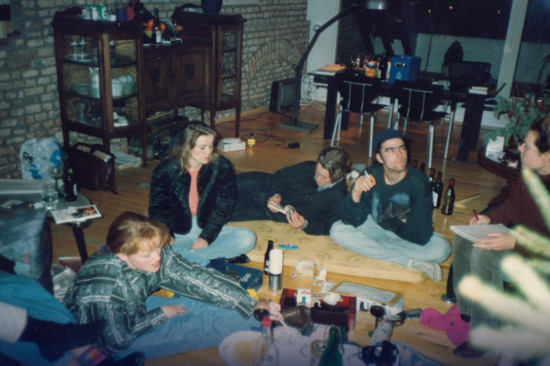 José Otten and her roommates