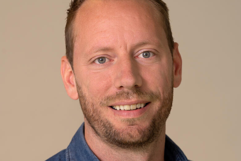 Professor Steve van de Weijer